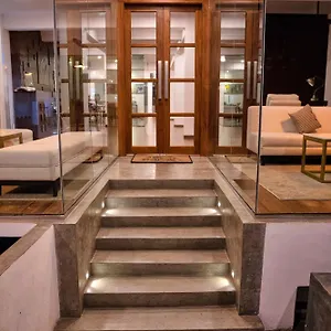 C 1 Hotel